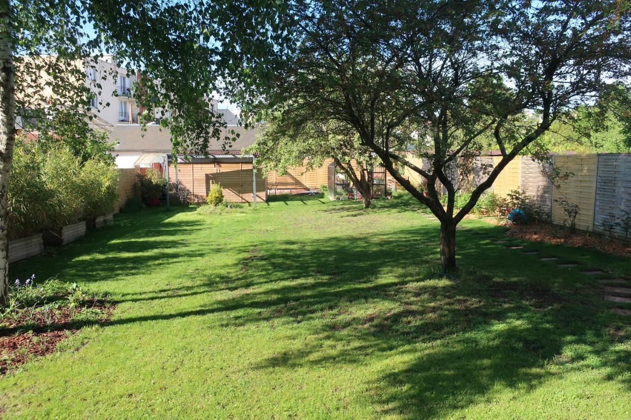 Au Jardin De L'éventail Bed and Breakfast Le Mans Exterior foto